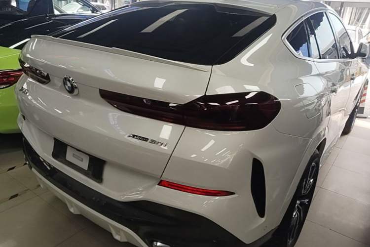 Used BMW X6 2022 xDrive30i M Sport Package Rear Right 45 Deg