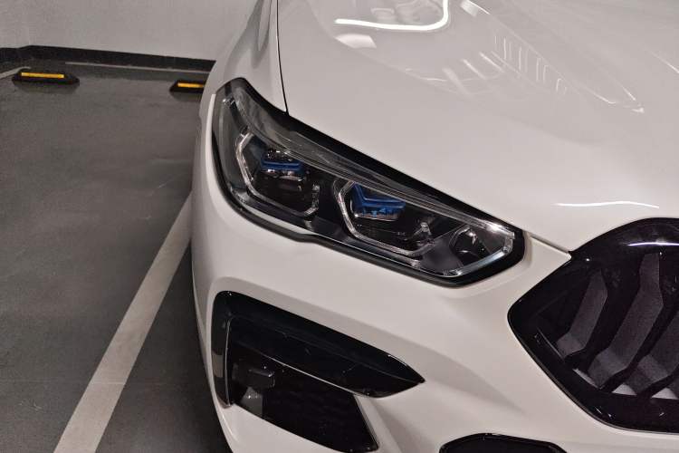 Used BMW X6 2022 Second Facelift xDrive40i Luxury Version M Sport Package Right Front Headlight