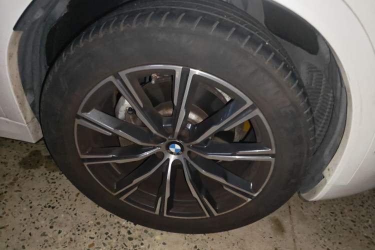 Used BMW X6 2022 xDrive30i M Sport Package Right Front Wheel Hub