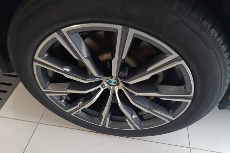Used BMW X6 2022 Restyled xDrive40i M Sport Package Right Rear Wheel Hub