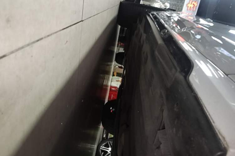 Used BMW X6 2022 xDrive30i M Sport Package Right Side Sill