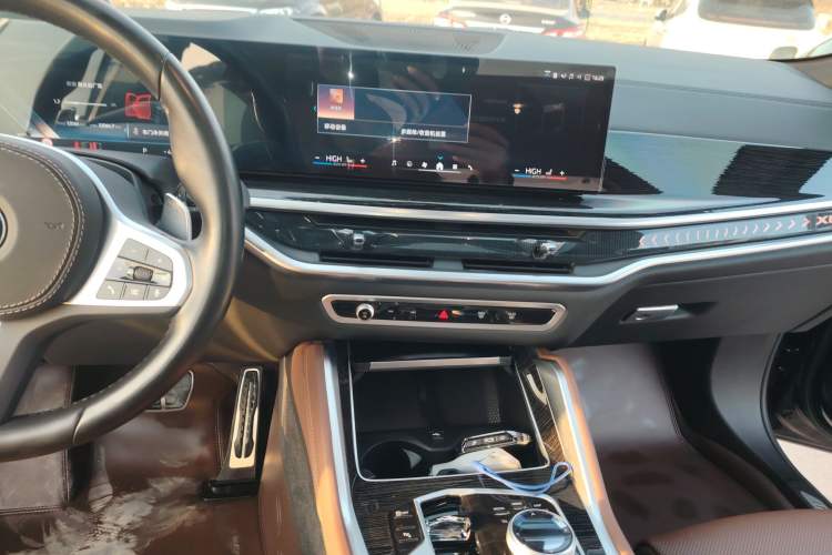 Used BMW X6 2023 xDrive40i M Sport Package Audio And AC Panel