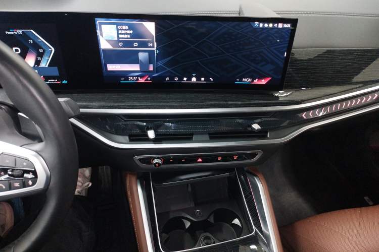 Used BMW X6 2023 xDrive40i Luxury Model with M Sport Package Audio And AC Panel