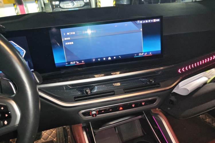 Used BMW X6 2023 xDrive40i Luxury Model with M Sport Package Audio And AC Panel