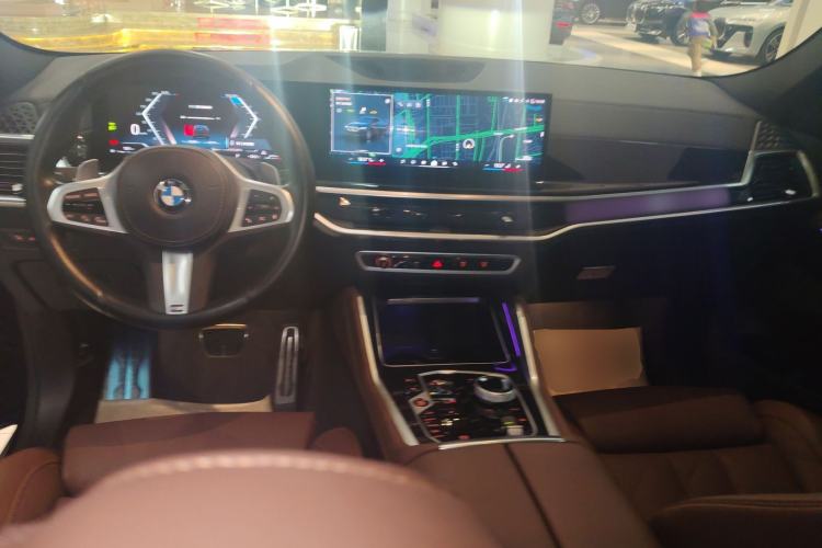 Used BMW X6 2023 xDrive30i M Sport Package Center Console