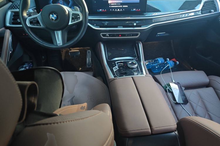 Used BMW X6 2023 xDrive30i M Sport Package Center Console