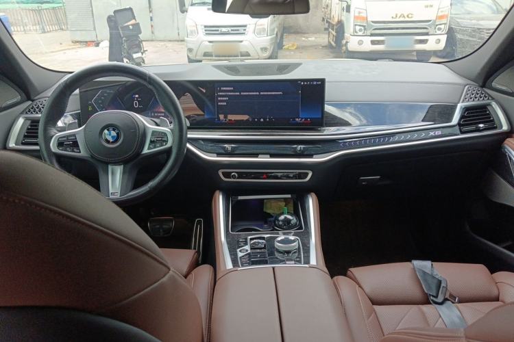 Used BMW X6 2023 xDrive40i M Sport Package Center Console