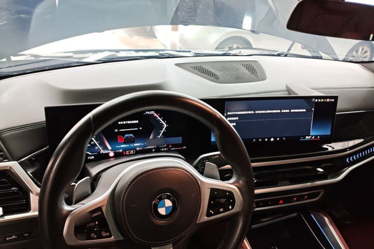 Used BMW X6 2023 xDrive40i M Sport Package Center Console