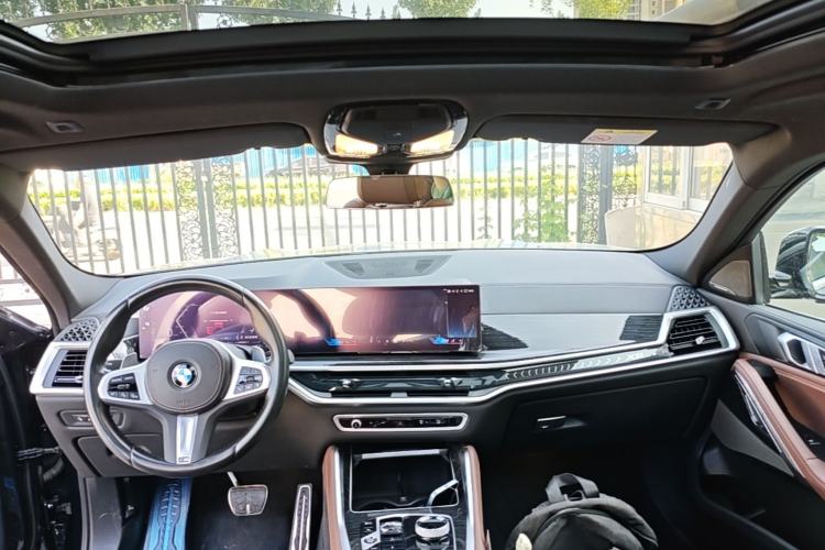 Used BMW X6 2023 xDrive40i M Sport Package Center Console