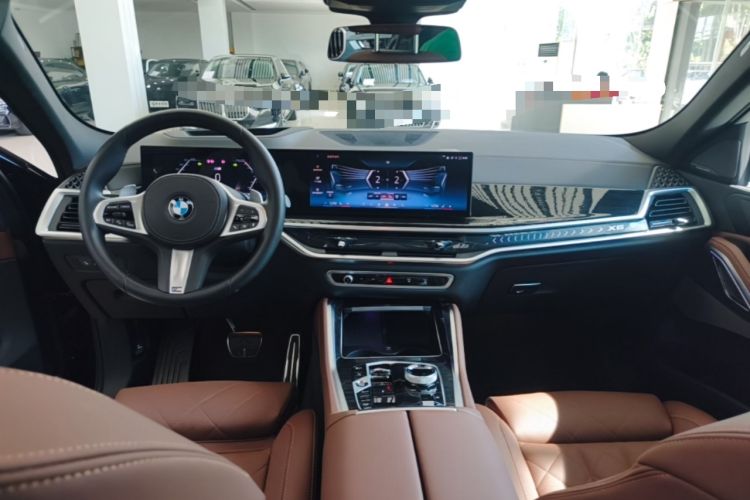 Used BMW X6 2023 xDrive40i M Sport Package Center Console