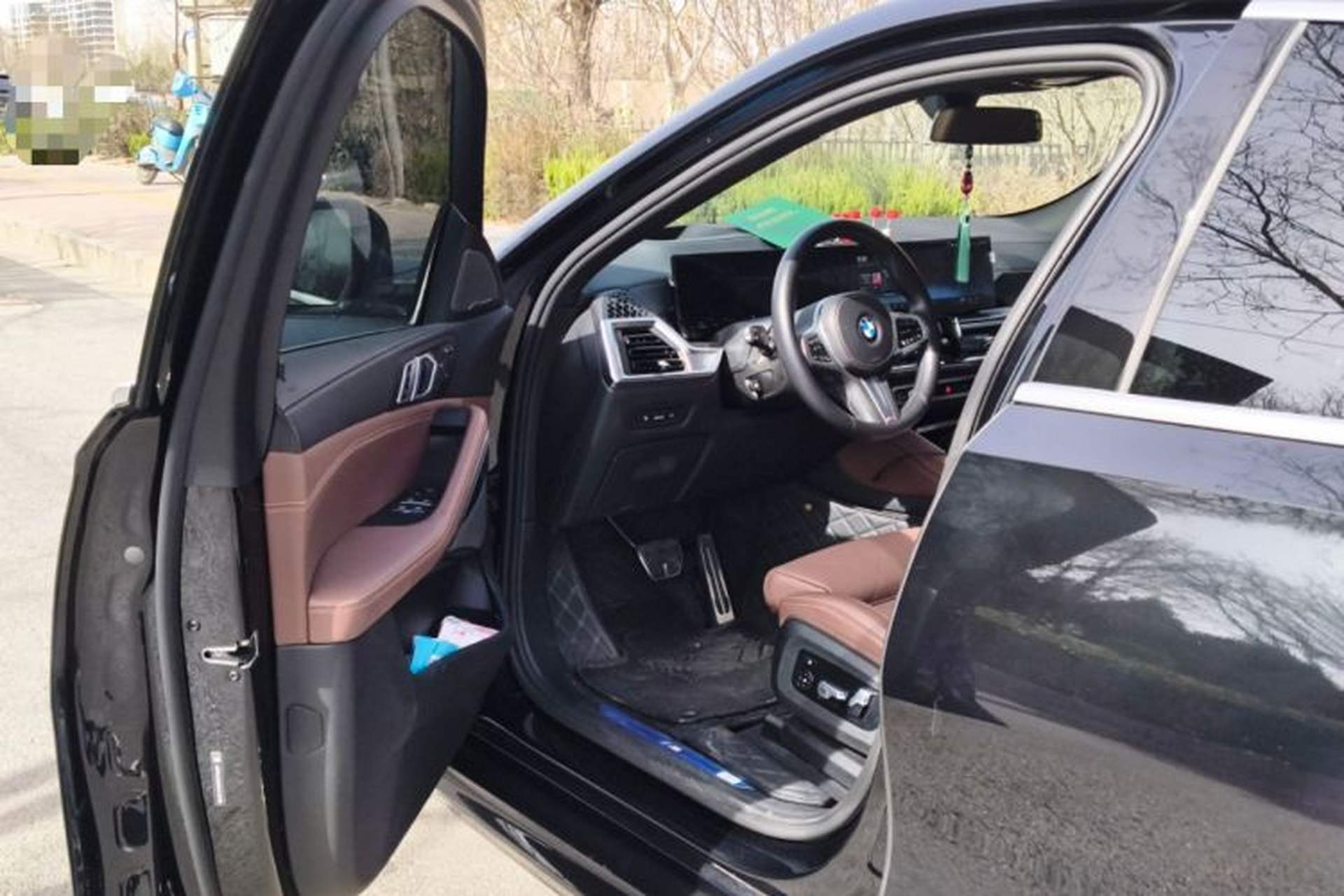 Used BMW X6 2023 xDrive40i Luxury Model with M Sport Package Driver Seat