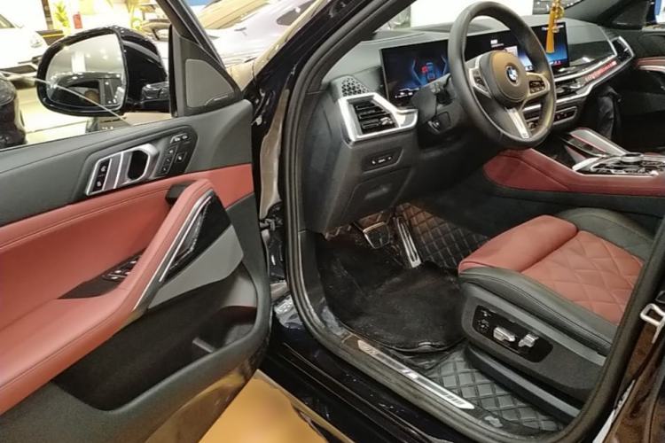 Used BMW X6 2023 xDrive40i Luxury Model with M Sport Package Driver Seat