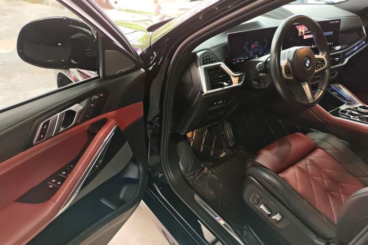 Used BMW X6 2023 xDrive40i M Sport Package Driver Seat