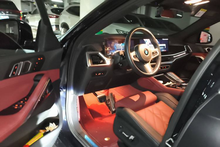 Used BMW X6 2023 xDrive30i M Sport Package Driver Seat