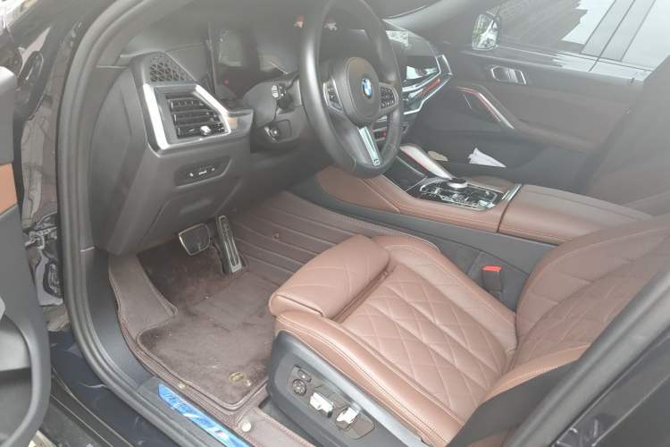 Used BMW X6 2023 xDrive40i Luxury Model with M Sport Package Driver Seat