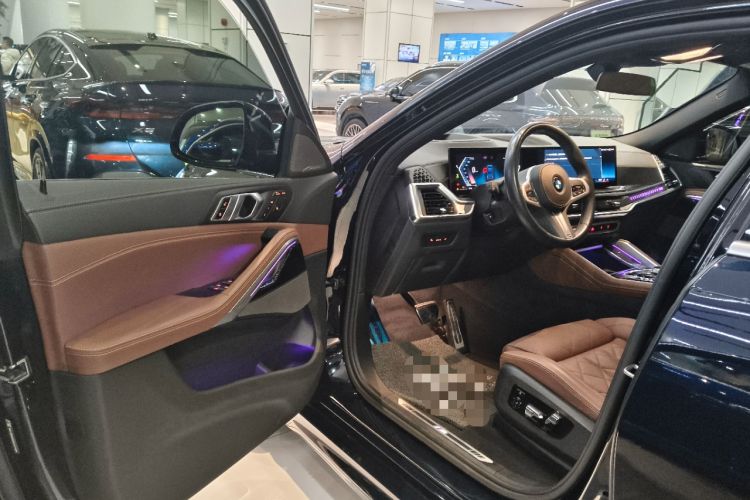 Used BMW X6 2023 xDrive40i Luxury Model with M Sport Package Driver Seat