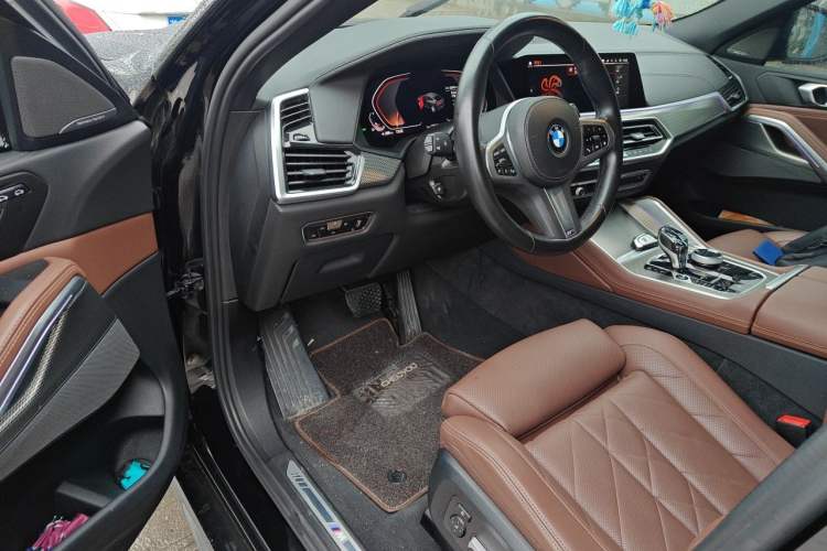 Used BMW X6 2023 xDrive40i M Sport Package Driver Seat