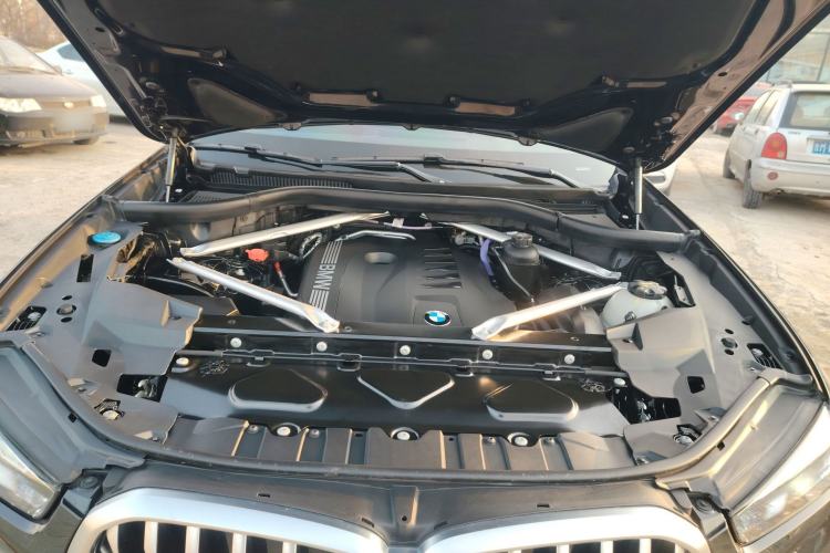 Used BMW X6 2023 xDrive40i M Sport Package Engine Bay