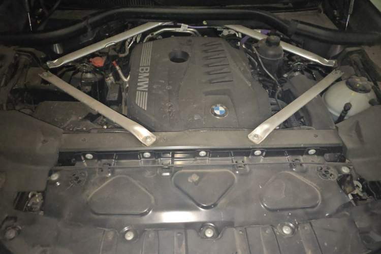 Used BMW X6 2023 xDrive40i M Sport Package Engine Bay