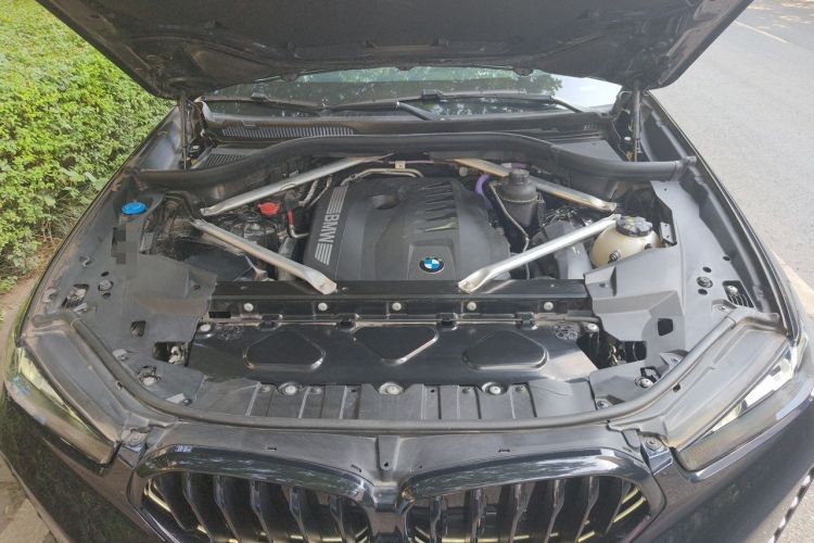Used BMW X6 2023 xDrive40i M Sport Package Engine Bay