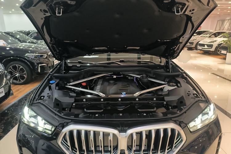 Used BMW X6 2023 xDrive40i Luxury Model with M Sport Package Engine Bay