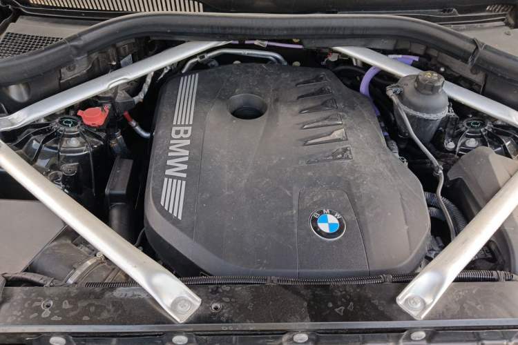 Used BMW X6 2023 xDrive40i M Sport Package Engine Bay
