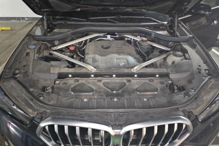Used BMW X6 2023 xDrive40i Luxury Model with M Sport Package Engine Bay