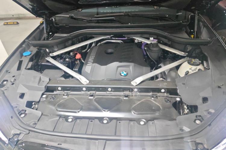 Used BMW X6 2023 xDrive40i Luxury Model with M Sport Package Engine Bay