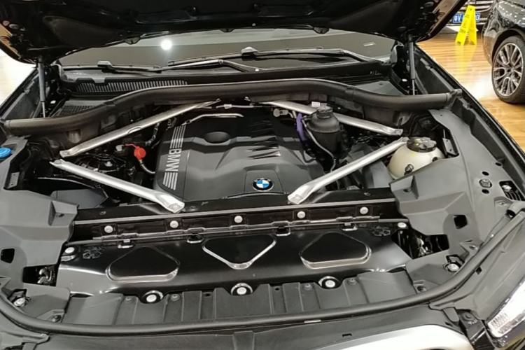 Used BMW X6 2023 xDrive40i Luxury Model with M Sport Package Engine Bay