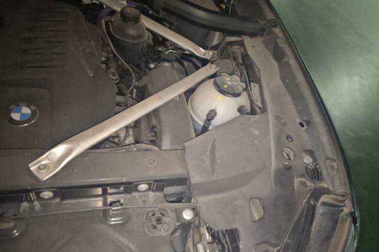 Used BMW X6 2023 xDrive40i M Sport Package Engine Bay Left