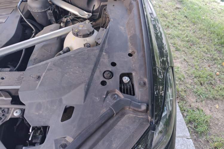 Used BMW X6 2023 xDrive30i M Sport Package Engine Bay Left