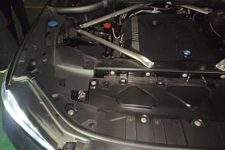 Used BMW X6 2023 xDrive40i M Sport Package Engine Bay Right