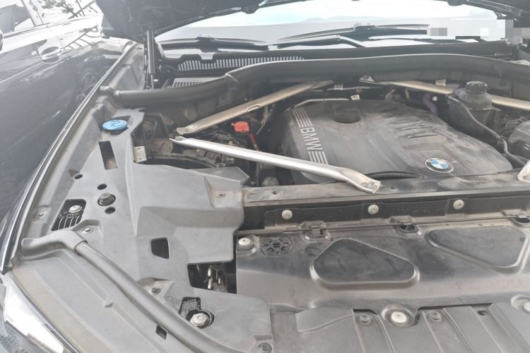 Used BMW X6 2023 xDrive40i Luxury Model with M Sport Package Engine Bay Right