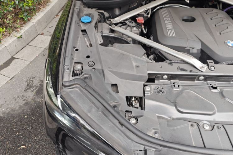Used BMW X6 2023 xDrive30i M Sport Package Engine Bay Right
