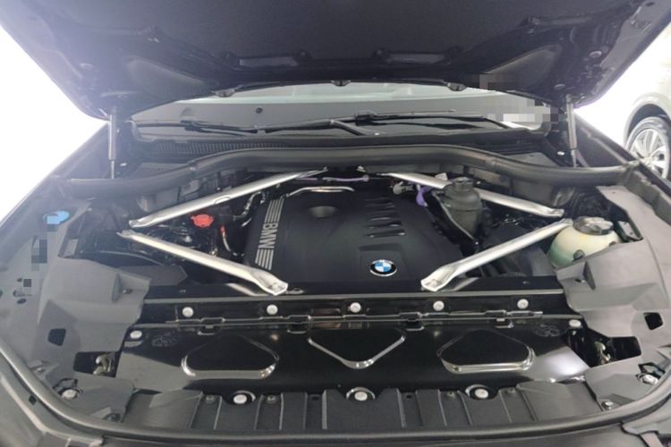 Used BMW X6 2023 xDrive40i Luxury Model with M Sport Package Engine Bay