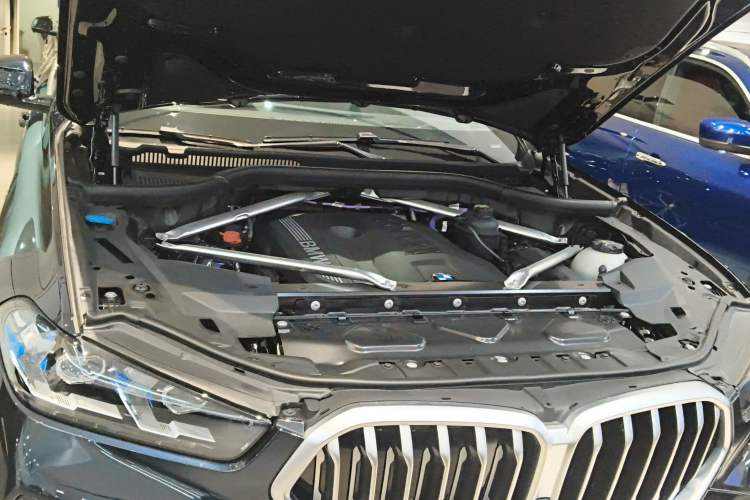 Used BMW X6 2023 xDrive40i Luxury Model with M Sport Package Engine Bay