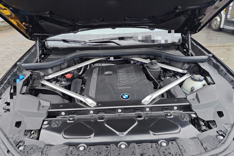 Used BMW X6 2023 xDrive40i M Sport Package Engine Bay