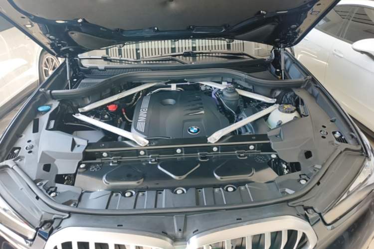 Used BMW X6 2023 xDrive40i M Sport Package Engine Bay