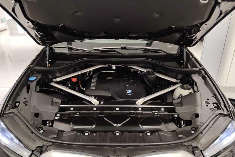 Used BMW X6 2023 xDrive30i M Sport Package Engine Bay