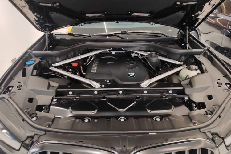 Used BMW X6 2023 xDrive30i M Sport Package Engine Bay