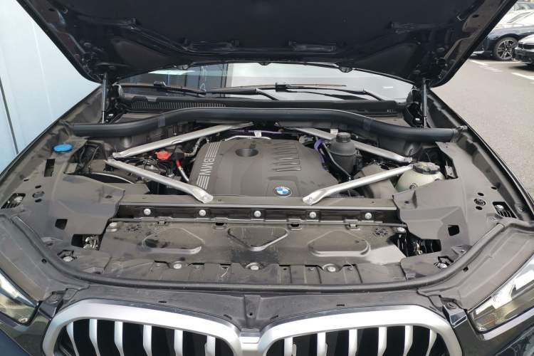 Used BMW X6 2023 xDrive40i M Sport Package Engine Bay