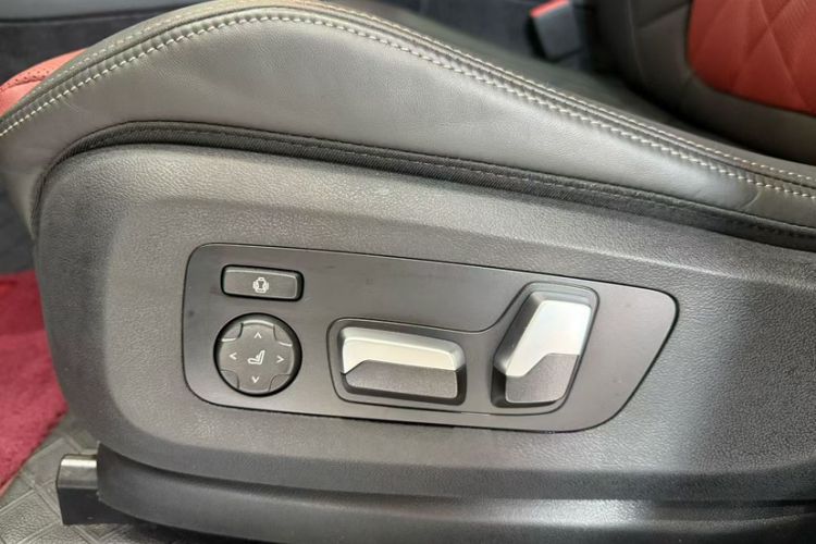 Used BMW X6 2023 xDrive30i M Sport Package Exterior 10
