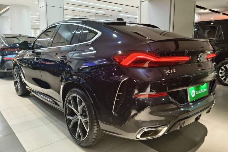 Used BMW X6 2023 xDrive40i Luxury Model with M Sport Package Exterior 2