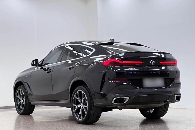 Used BMW X6 2023 xDrive40i Luxury Model with M Sport Package Exterior 4