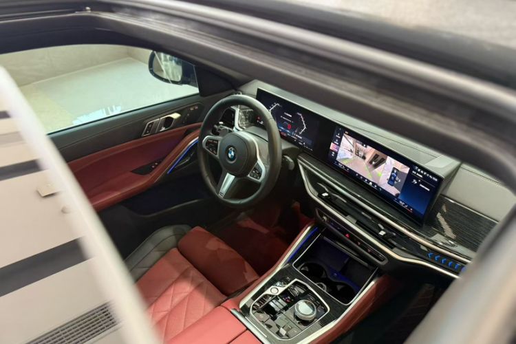 Used BMW X6 2023 xDrive30i M Sport Package Exterior 5