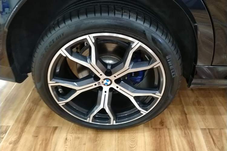 Used BMW X6 2023 xDrive40i Luxury Model with M Sport Package Exterior 5