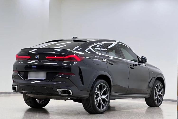 Used BMW X6 2023 xDrive40i Luxury Model with M Sport Package Exterior 5