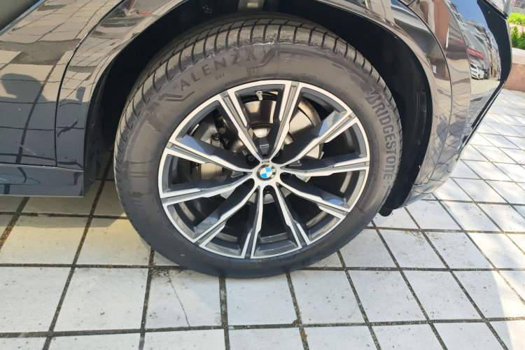 Used BMW X6 2023 xDrive30i M Sport Package Exterior 7
