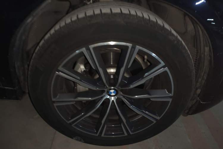 Used BMW X6 2023 xDrive30i M Sport Package Exterior 7