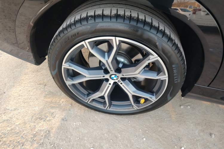 Used BMW X6 2023 xDrive40i M Sport Package Exterior 8